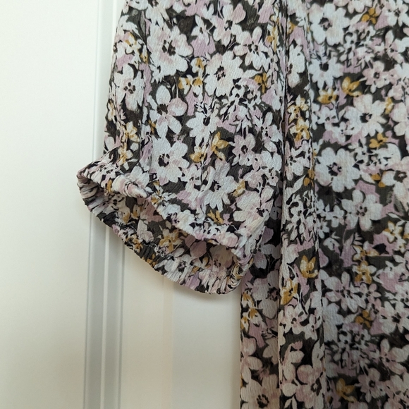 RW&Co. Floral Blouse - Picture 2 of 6